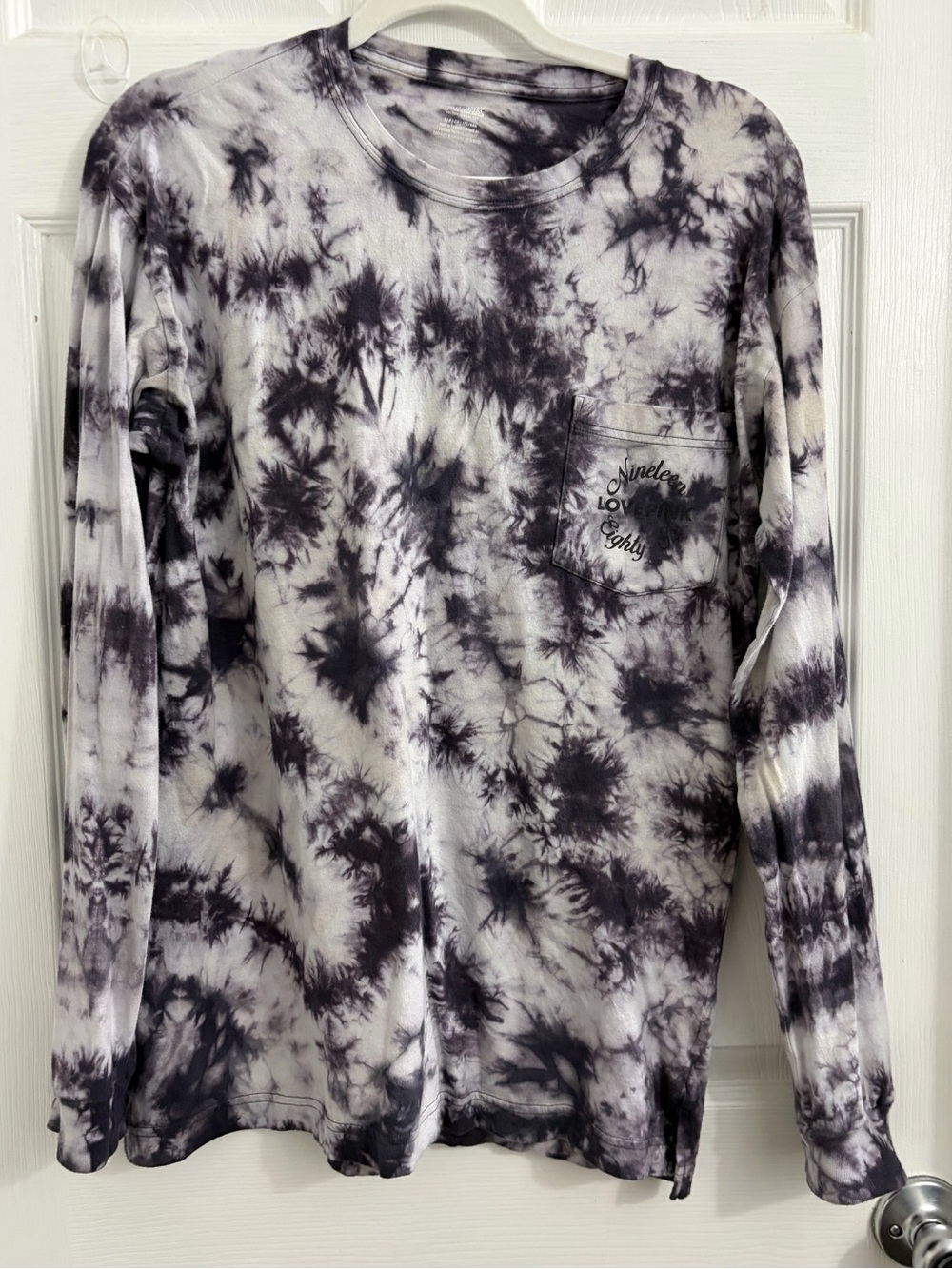 Long Sleeve Black & White Tie-Dye Pocket Tee. Size small. $10